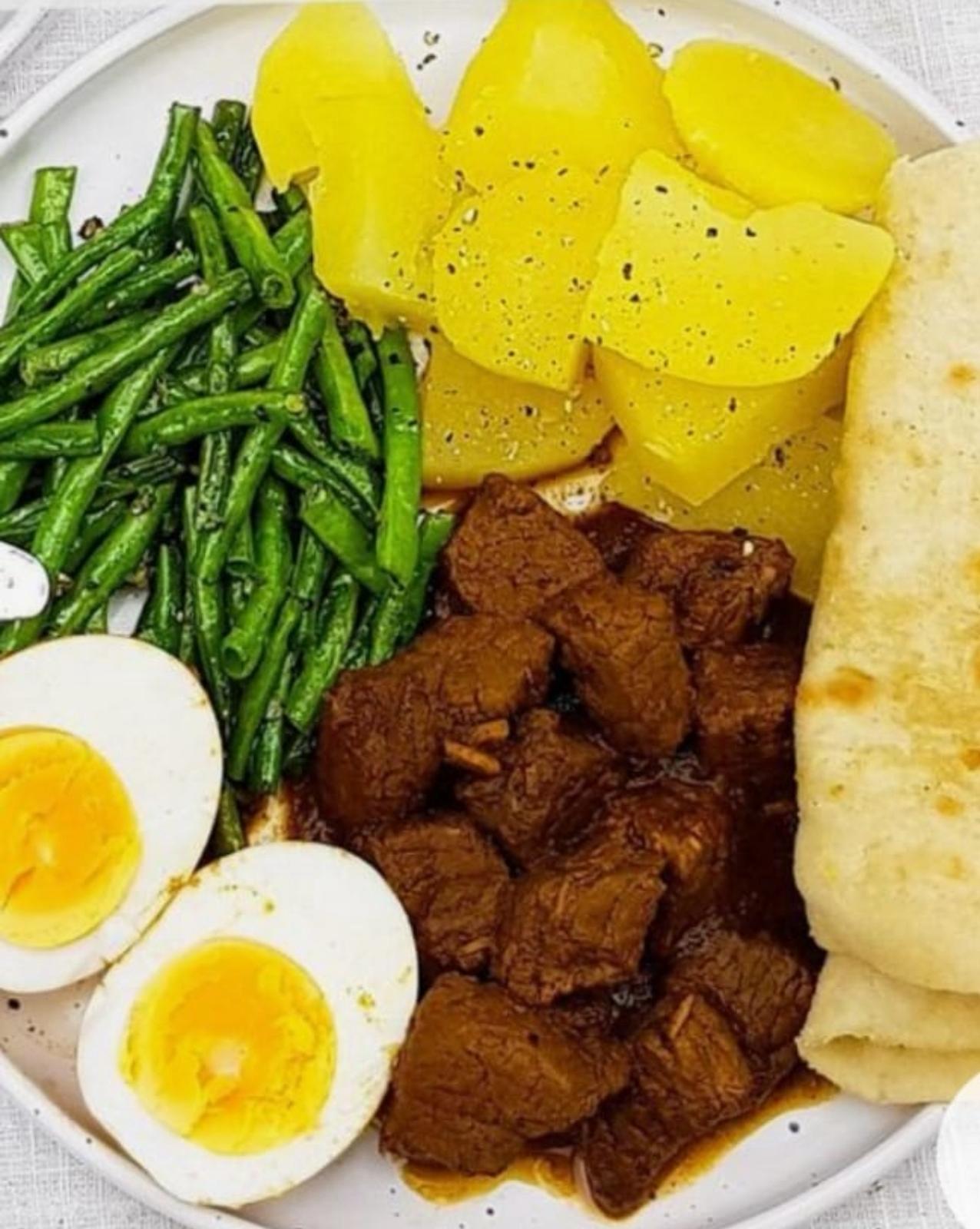 Roti curry beef