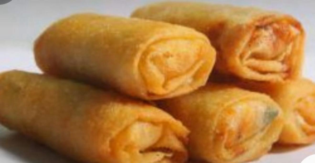 Spring roll filled with string chicken and vegetable